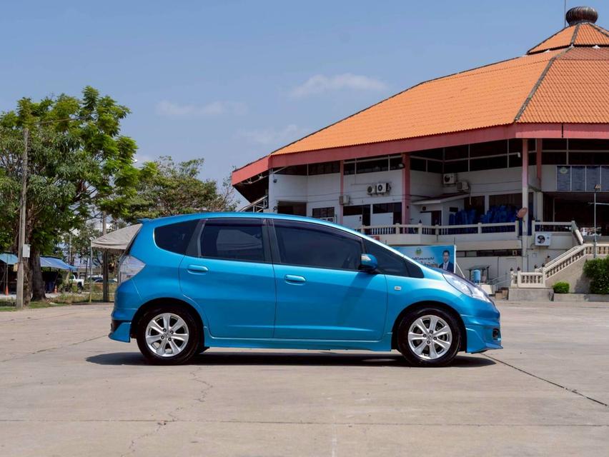 Honda Jazz 1.3Hybrid  ปี 2012 6