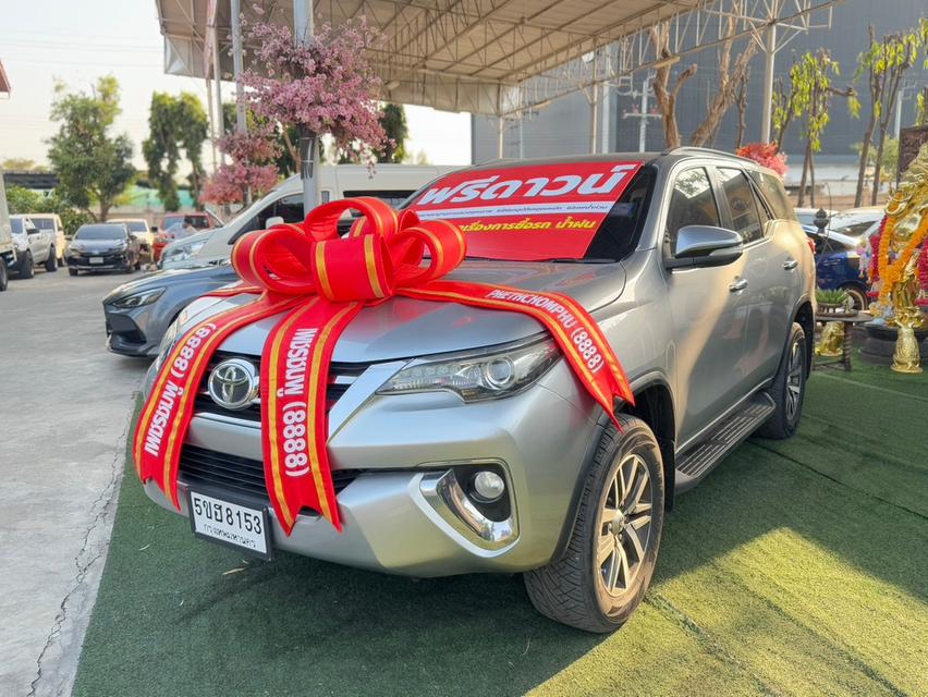 TOYOTA FORTUNER 2.8 V 4WD ปี 2018 ฟรีดาวน์  3