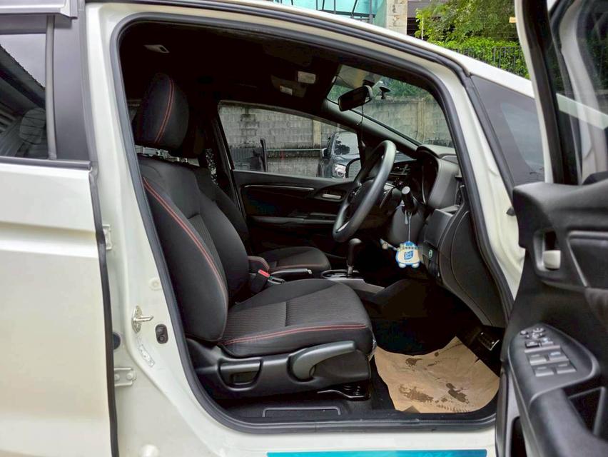 Honda Jazz 1.5RS ปีจด 2019 19