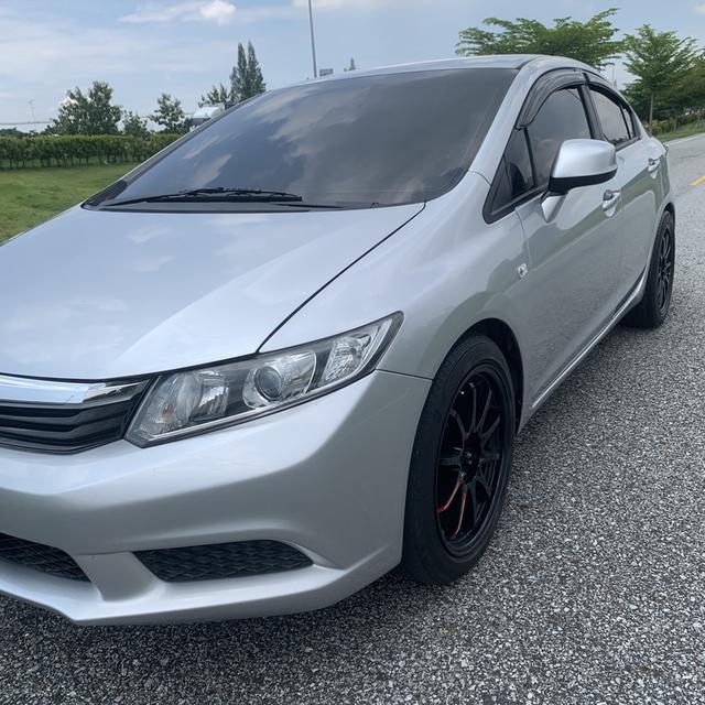 HONDA CIVIC FB 1.8i-VTEC AUTO 2013 สวยเดิม สะอาดทั้งคัน  16