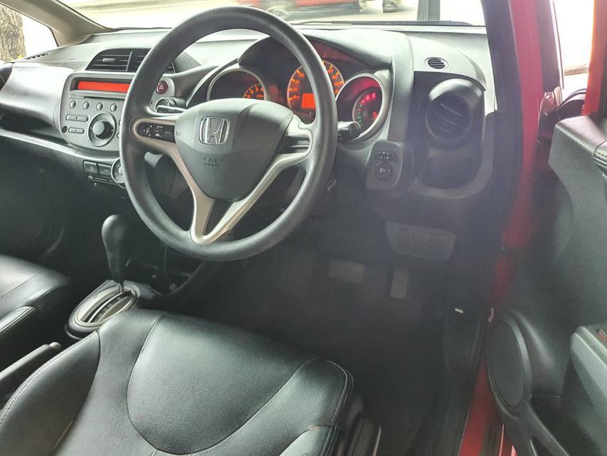 Honda Jazz 1.5V Auto ปี 2013 สีแดง รถมือ1 เช็คศูนย์ 3
