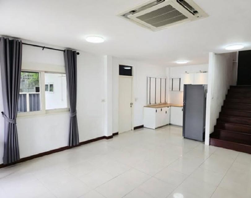 ให้เช่าบ้านเดี่ยว 2 ชั้น / Home Office หลังใหญ่ ซอยรามอินทรา เข้าซอยไม่ลึก ทำเลดีมาก / ปากซอยรถไฟฟ้า เดินได้ 12