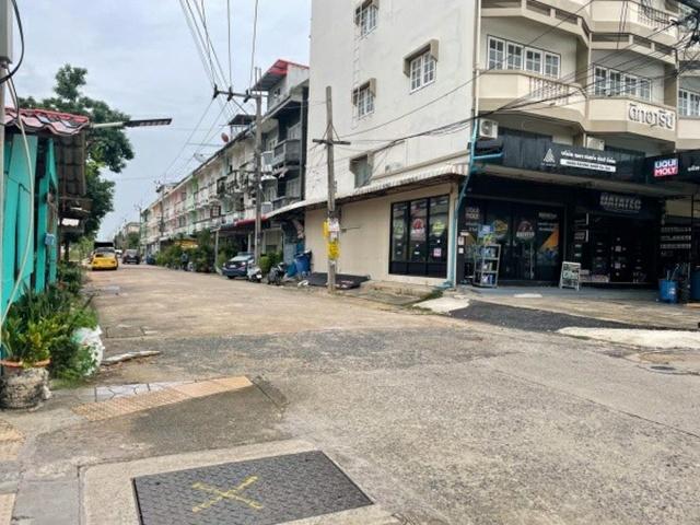 ล้อมรั้วเรียบร้อย MRT ตลาดมีนบุรี 2.7 กม.ที่ดิน ให้เช่ามีนบุรีถมแล้ว และคู้ขวา กรุงเทพฯ ทำเลดี 2 แปลง 100 ตร.วา.,200 ตร. 7