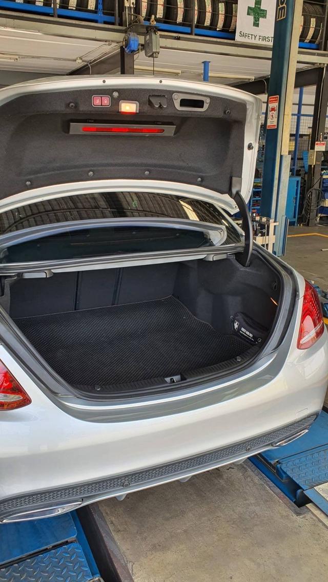 Mercedes-Benz C300 AMG topสุดในซีรีย์ พร้อมใช้ · Sedan · ขับไปแล้ว 140,000 กิโลเมตร รูปที่ 5
