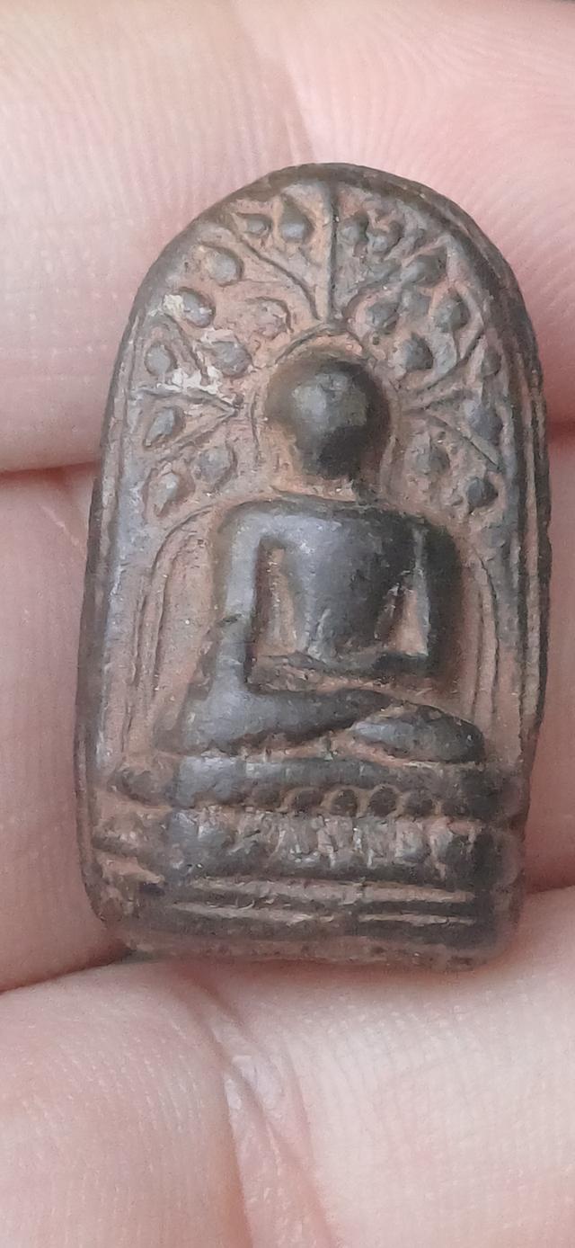 พระคงดำ หรือ ลำพูนดำ กรุวัดพระคงฤาษี จังหวัดลำพูน