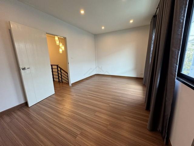 ขายทาวน์โฮม 3 ชั้น 181 ตรม. หมู่บ้าน ศุภาลัย เอสเซ้นส์ ลาดพร้าว 107 ใกล้รถไฟฟ้าสีเหลือง **ไม่เคยเข้าอยู่ 8