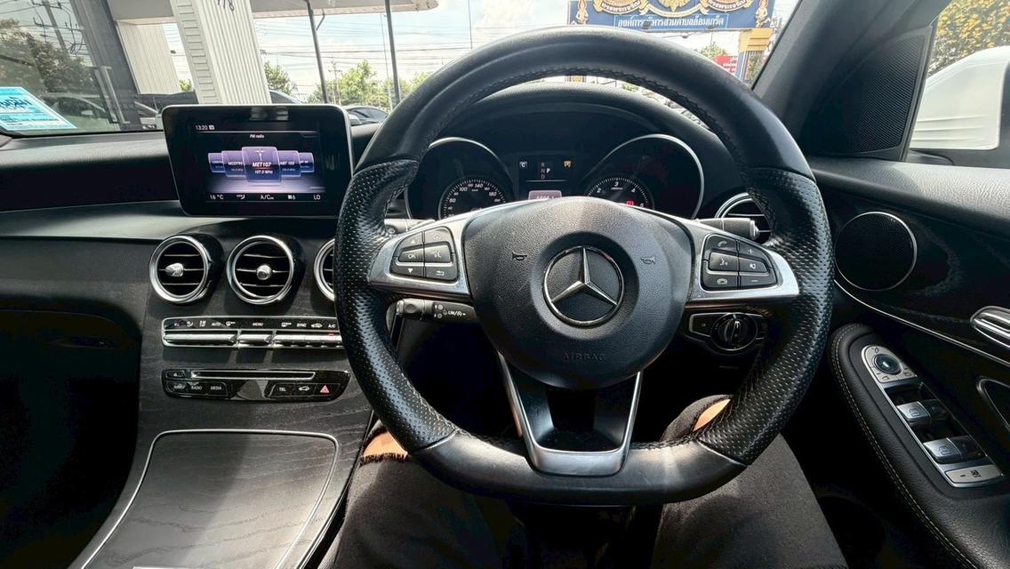 2016 BENZ GLC 250d 4 MATIC AMG DYNAMIC สีขาว เลขไมล์ 93,XXX KM รถสวย เซอร์วิสตามระยะ เปลี่ยนสันยาได้เยอะ รูปที่ 15
