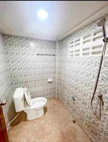 ขายบ้าน ทาวน์โฮมสองชั้น บ้านรีโนเวทใหม่ทั้งหลัง พร้อมอยู่ ที่อยู่ : ซอยหน้าวัดตาลล้อม ต.แสนสุข อ.เมืองชลบุรี 6