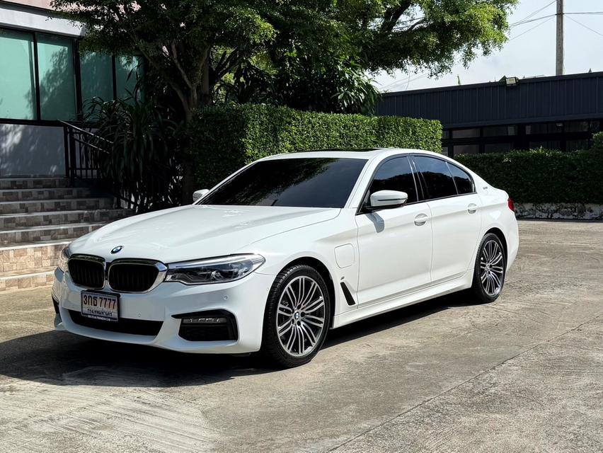 2020 BMW 530e MSPORT รถมือเดียวออกป้ายแดง รถวิ่งน้อย รถเข้าศูนย์ตามระยะ ไม่เคยมีอุบัติเหตุครับ