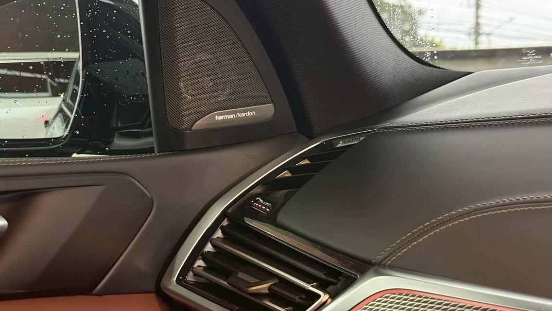 BMW X5 xDrive45e M Sport รถออกสิ้นปี 2022 13