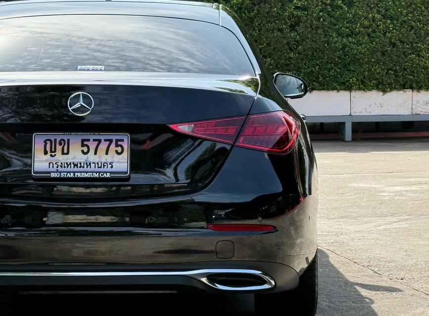 2023 BENZ C220D W206 รถมือเดียวออกป้ายแดง รถวิ่งน้อย ไม่เคยมีอุบัติเหตุ วารันตีศูนย์ยังเหลืออีกนานครับ 9