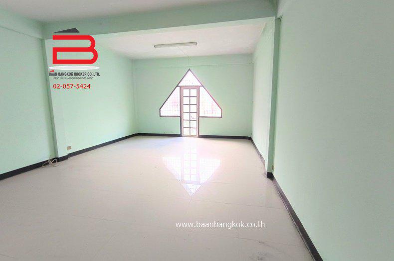 รูป อาคารพาณิชย์ ตลาดมีนบุรี เนื้อที่ 14 ตรว. ถนนรามอินทรา เขตมีนบุรี 4