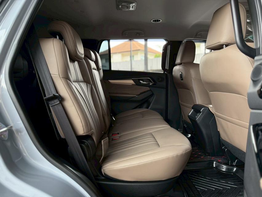 ปี 2024 ISUZU MU-X 2.2 ULTIMATE 2WD  โฉม ปี24-ปัจจุบัน สีเทา ไมล์แท้ 6,259 km. Warranty ศูนย์ นาน 3 ปี หรือ 100,000 กิโลเมตร 16