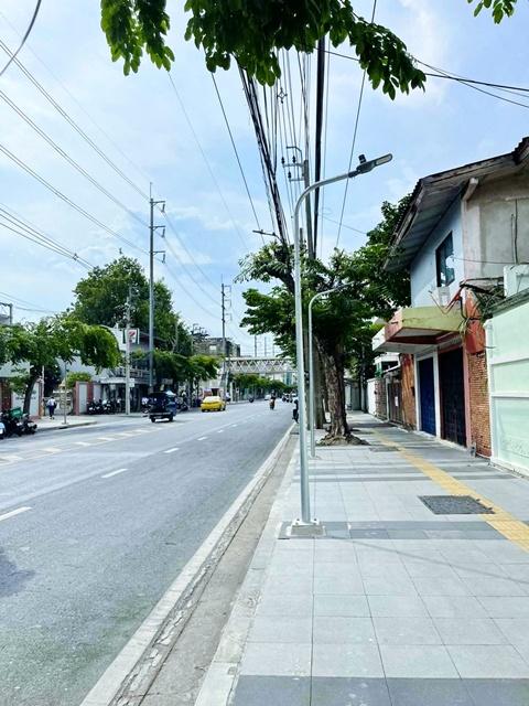 ตลาดท่าเตียน 1.1 กม. MRTอิสรภาพ 250ม. ให้เช่าอาคารพาณิชย์ 2 ชั้น 22ตร.วา. 162 ตร.ม.วงเวียนใหญ่ 1.8 กม.ทำเลทอง ติดถนนอิสร 5
