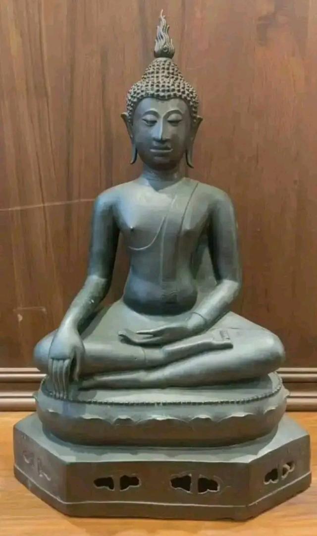 พระบูชาเก่าหน้าตัก 7 นิ้ว