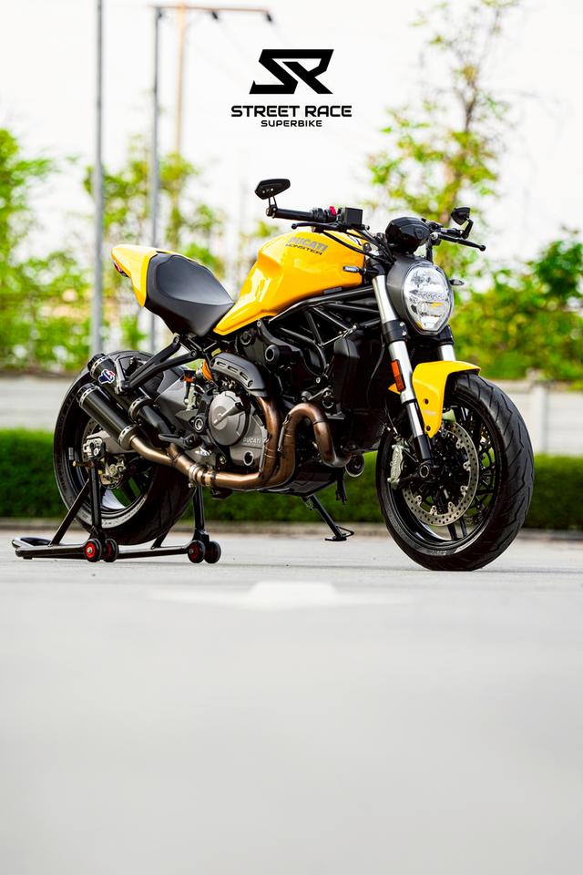 Monster821 | 2019 | Performance Yellow – Rare Factory Color! Immaculate condition with only 3,000 genuine km 💛 8