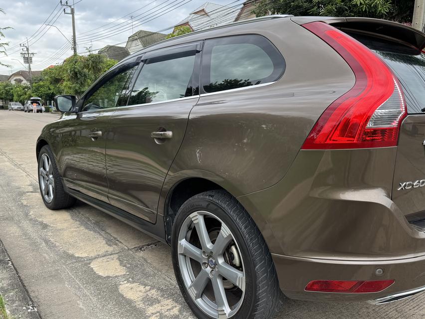 VOLVO XC60 T5 8 S/P 2.0 turbo 4