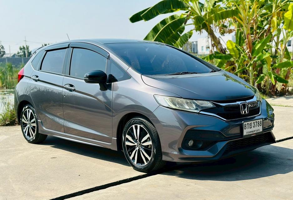 รถบ้านเข้าใหม่ ไมล์เพียง76,000โล เข้าศูนย์ตลอด มือเดียวออกห้างป้ายแดง สวย เดิม ราคาดี วารันตีหลังการขาย #HONDA NEW JAZZ 1.5RS (GK) ปี2019 สีเทา เกีย รูปย่อยที่ 2