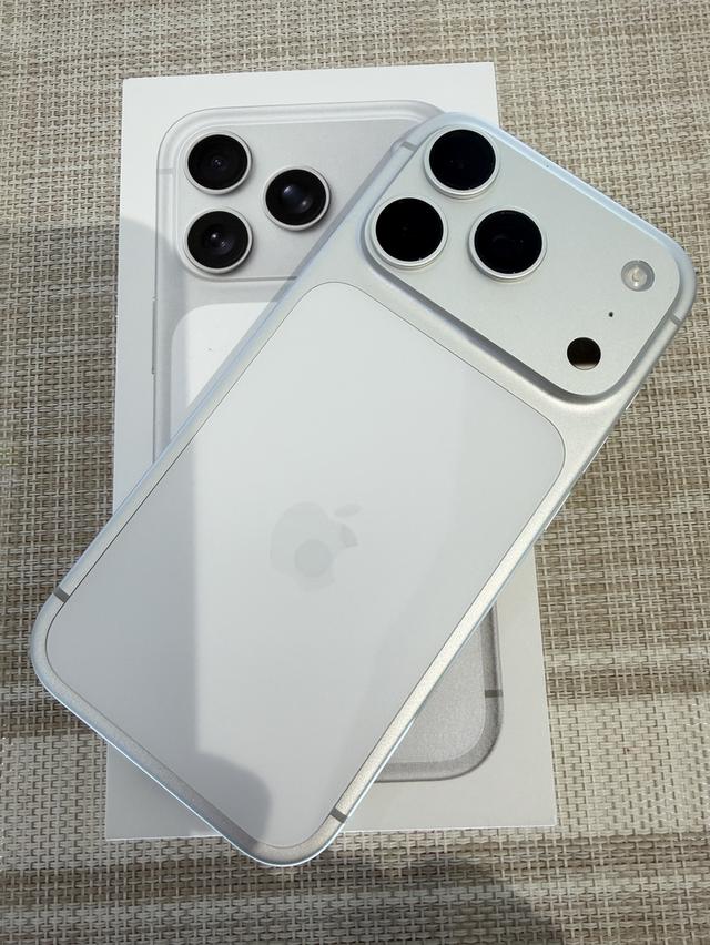 iPhone 17 Pro สีขาว 256 gbประกันศูนย์เหลือเยอะมาก  ผ่อนได้ รูปที่ 2