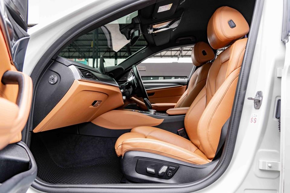รหัสรถ NP6878 รุ่นรถ : BMW 520d M SPORT LCIปีรถ : 2022 รูปที่ 9