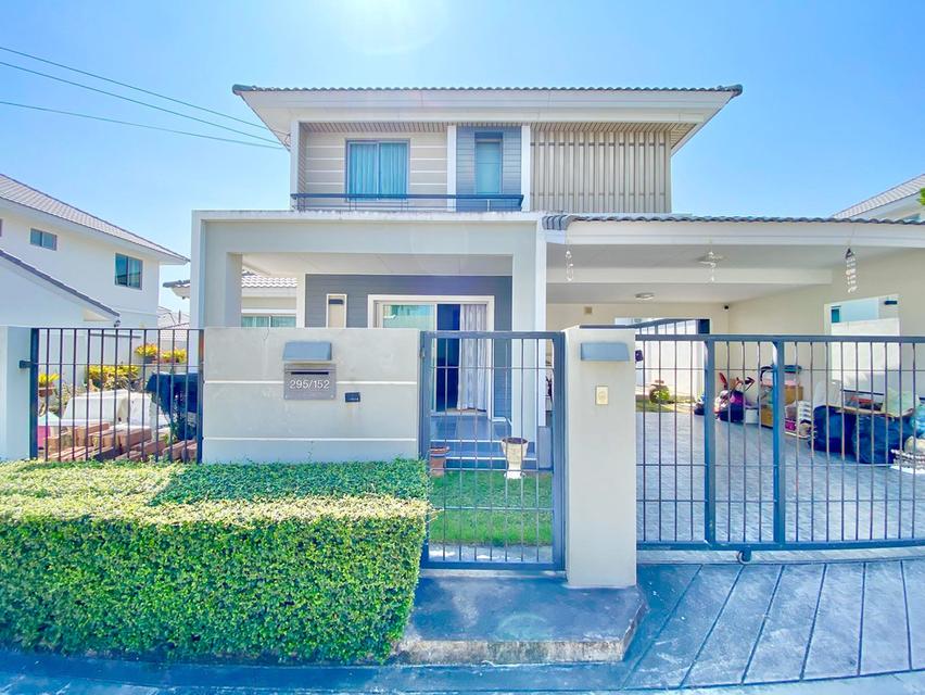 บ้านเดี่ยวสองชั้น 4 ห้องนอน 3 ห้องน้ำ 1
