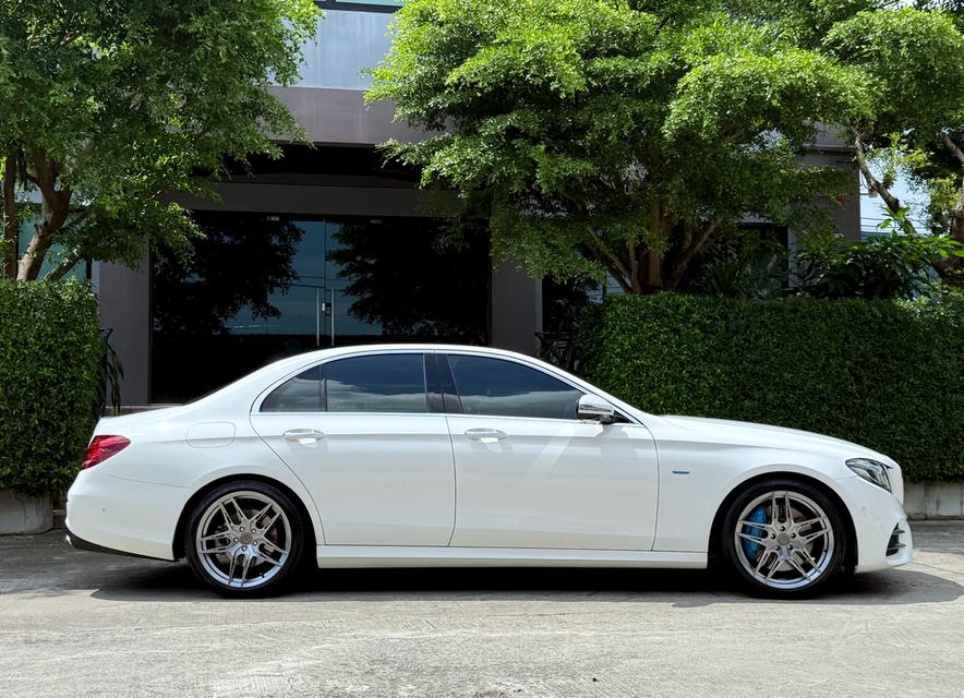 2018 BENZ E350e W213 AMG DYNAMIC รถมือเดียวออกป้ายแดง รถวิ่งน้อยเพียง 8X,XXX กม รถไม่เคยมีอุบัติเหตุครับ