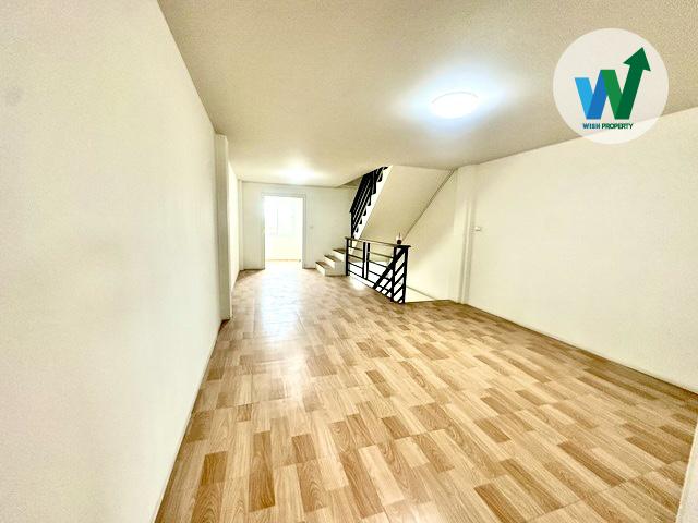 ขายอาคารพาณิชย์ 1 คูหา 3ชั้นครึ่ง นื้อที่  30 ตารางวา 3