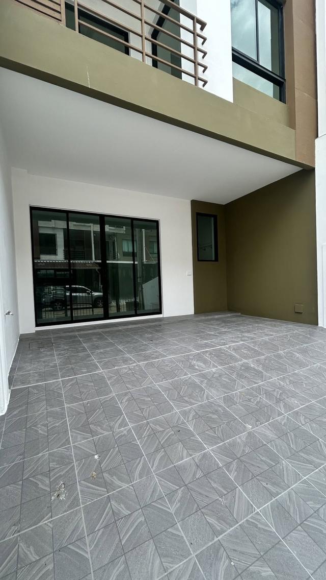 ขายทาวน์โฮม 3 ชั้น Six Nature เอกชัย–บางบอน รีโนเวทใหม่ พร้อมเข้าอยู่ 8