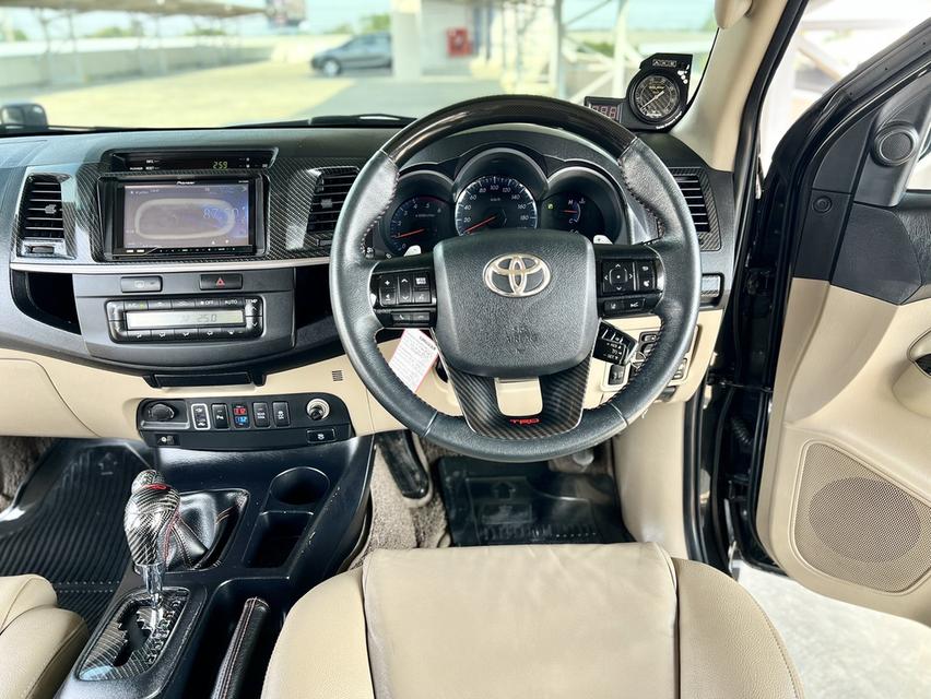 TOYOTA FORTUNER 3.0 V 4X4 auto  ปี 2011  10