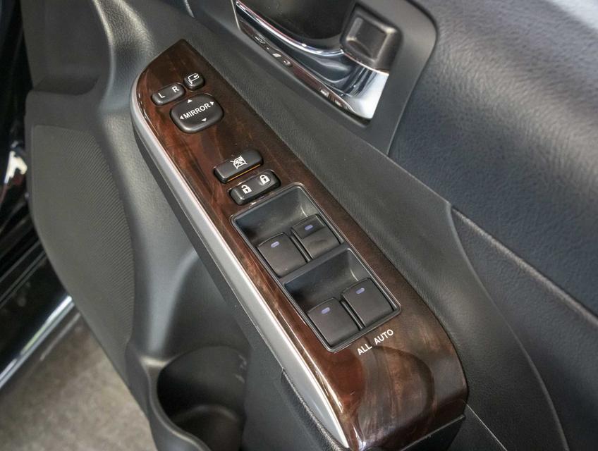 TOYOTA CAMRY 2.0 G Extremo ปี2016 20
