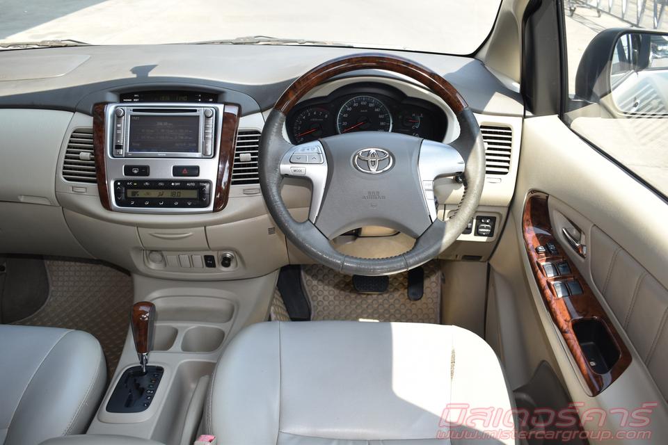 2011 TOYOTA INNOVA 2.0 V 4