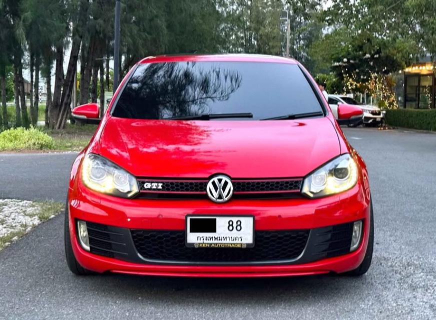 Volkswagen Golf มือสองสีแดง 3