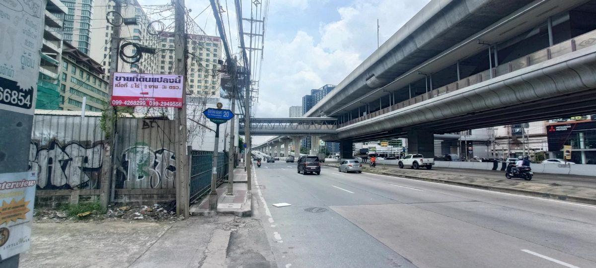 ขายที่ดินติดถนนรัตนาธิเบศร์ 20 อยู่ติดสถานีรถไฟฟ้า MRT บางกระสอ ด้านหลังที่ดินตินถนนซอยรัตนาธิเบศร์ 22 หน้ากว้าง 38 เมตร เหมาะสำหรับสร้างคอนโด 10
