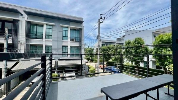 ทาวน์โฮม 3 ชั้น บ้านกลางเมือง รัตนาธิเบศร์ หลังมุม ราคาถูก 10