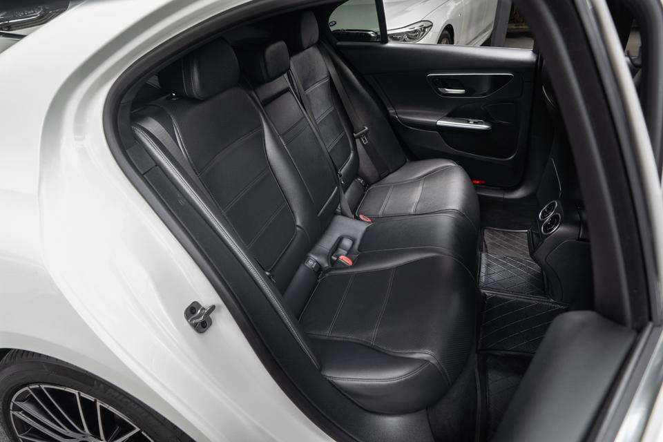 “Mercedes-Benz C220d Avantgarde” ปี2024 รูปที่ 11