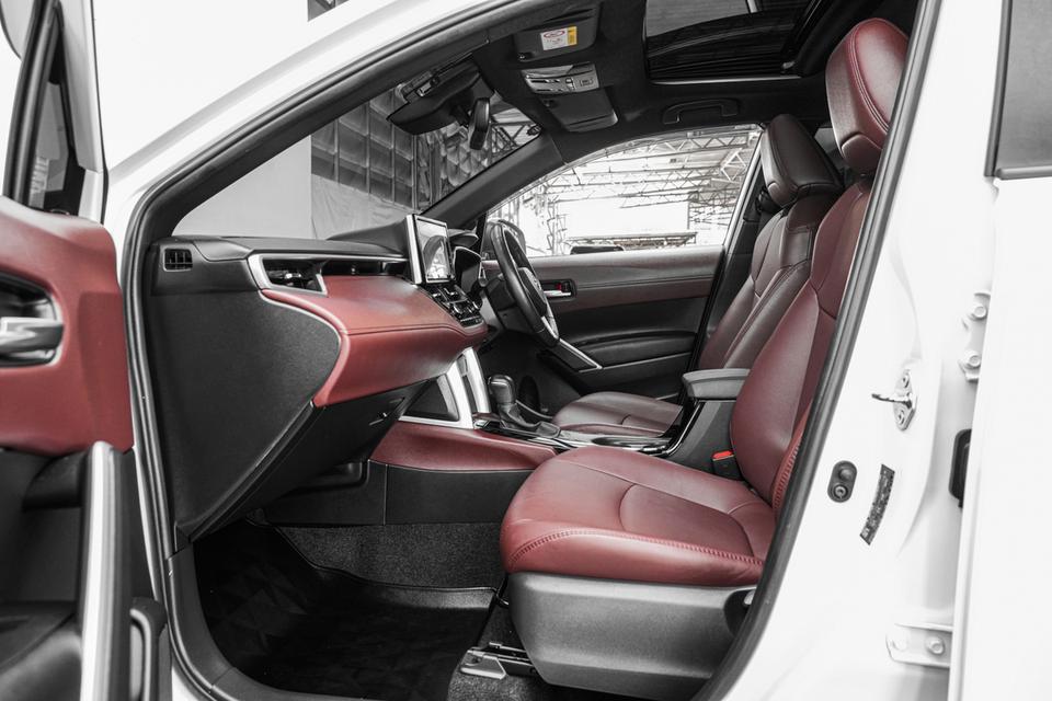 2020 Toyota Corolla Cross 1.8 Hybrid Premium Safety SUV สีขาว เลขไมล์ 94381 กม. 14