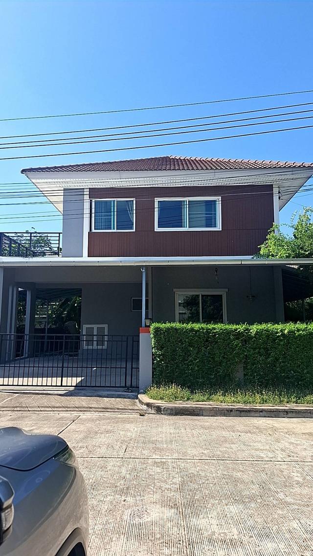 บ้านเดี่ยวสวย บรรยากาศรีสอร์ท อากาศดี บนถนนร่มเกล้า 2