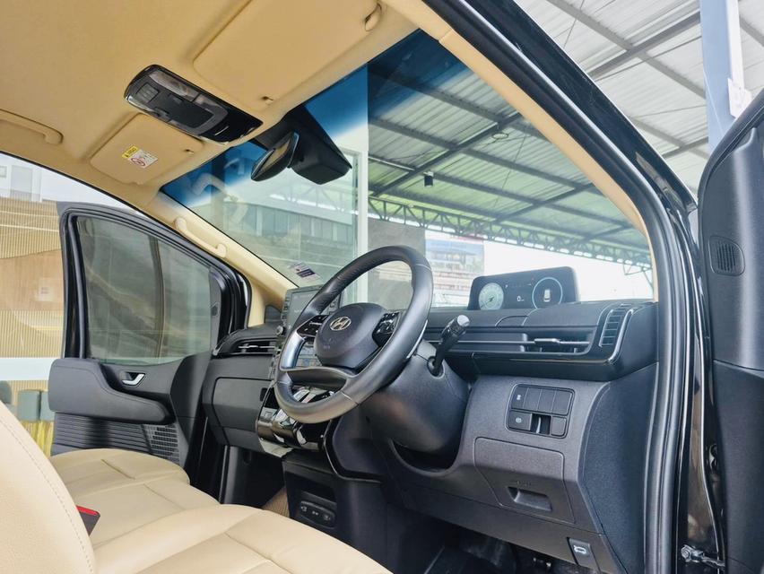 เพียง 20,000 กิโล HYUNDAI STARIA SEL รถสวย โทร.0922639576 เอ๋ 6