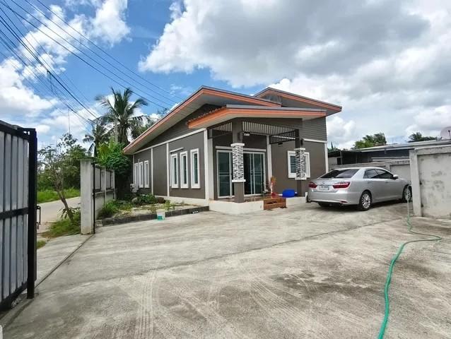 บ้านเดี่ยวมือสองพัทยา (หลังมุม) บ้านบรรยากาศดี เงียบสงบ ลมพัดเย็นตลอดวัน ติดถนนสาธารณะ 3 ด้าน น้ำไม่ท่วม 2