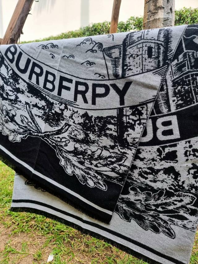 ผ้าพันคอBlurberry