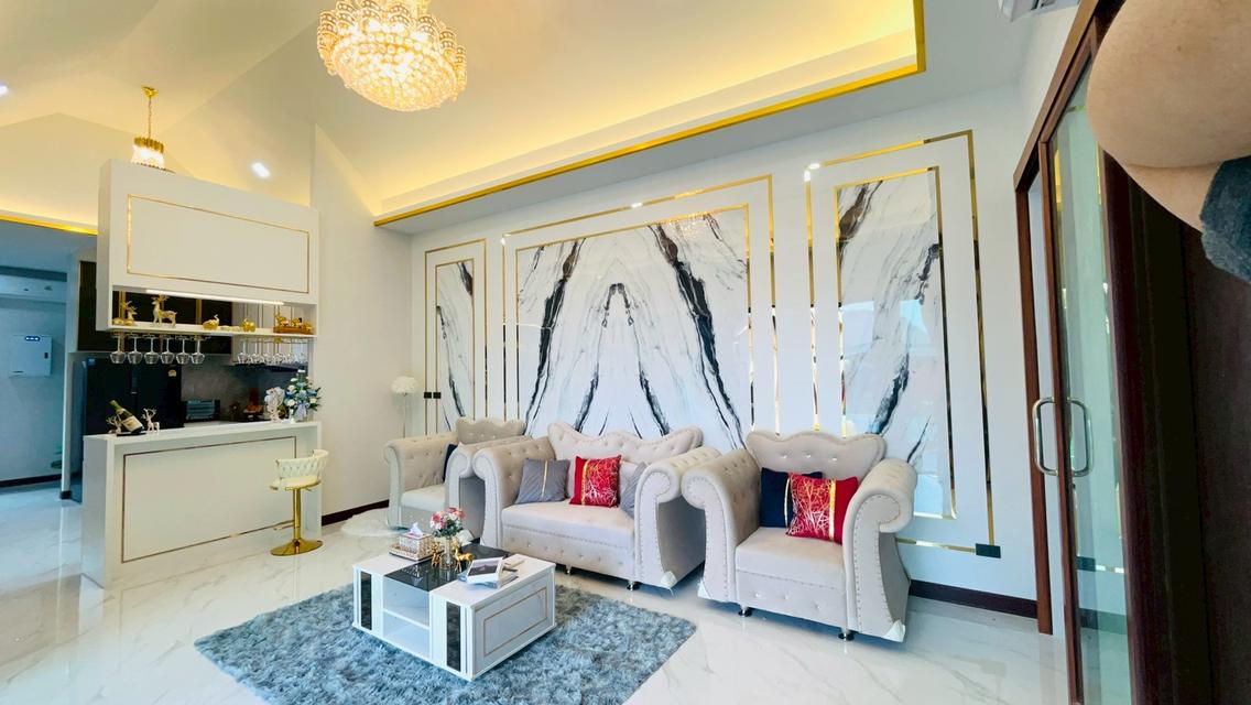 พูลวิลล่าหรู สไตล์ Modern Luxury – ทำเลศักยภาพ ย่านโป่ง พัทยา 12
