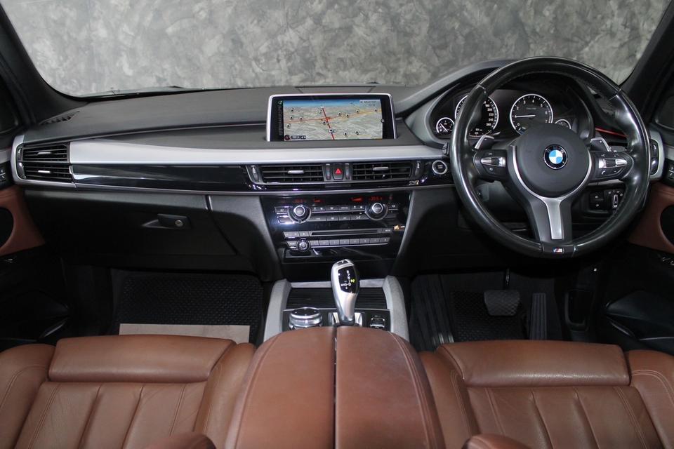 รหัสรถ JRS2162 BMW X5 40e 2017 MSport มือเดียว 14