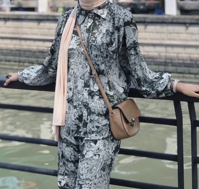 ชุดเซท(เสื้อ+กางเกง)ลายสีเขียว