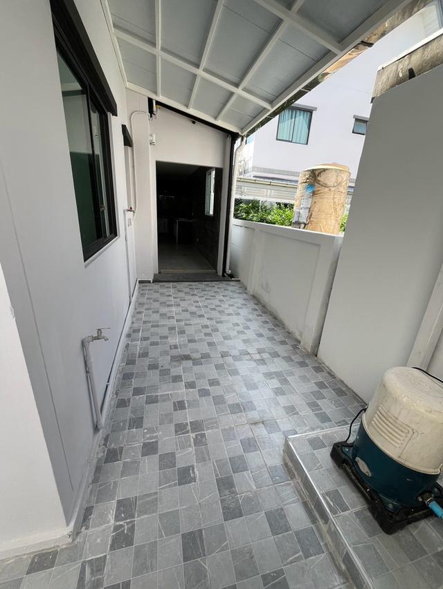 ขายบ้านแฝดหลังงาม ม.Modi Villa พระราม 5–กาญจนาภิเษก ทำเลดี เดินทางสะดวก พร้อมอยู่ 9