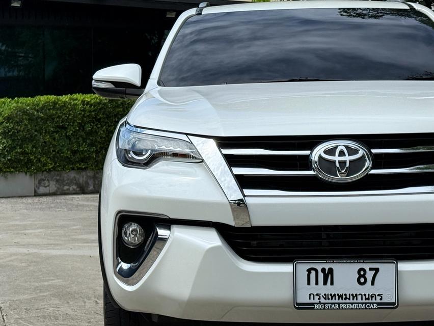 2018 TOYOTA FORTUNER 2.8V 4WD รถมือเดียวออกป้ายแดง รถวิ่งน้อย เข้าศูนย์ทุกระยะ ไม่เคยมีอุบัติเหตุครับ 7