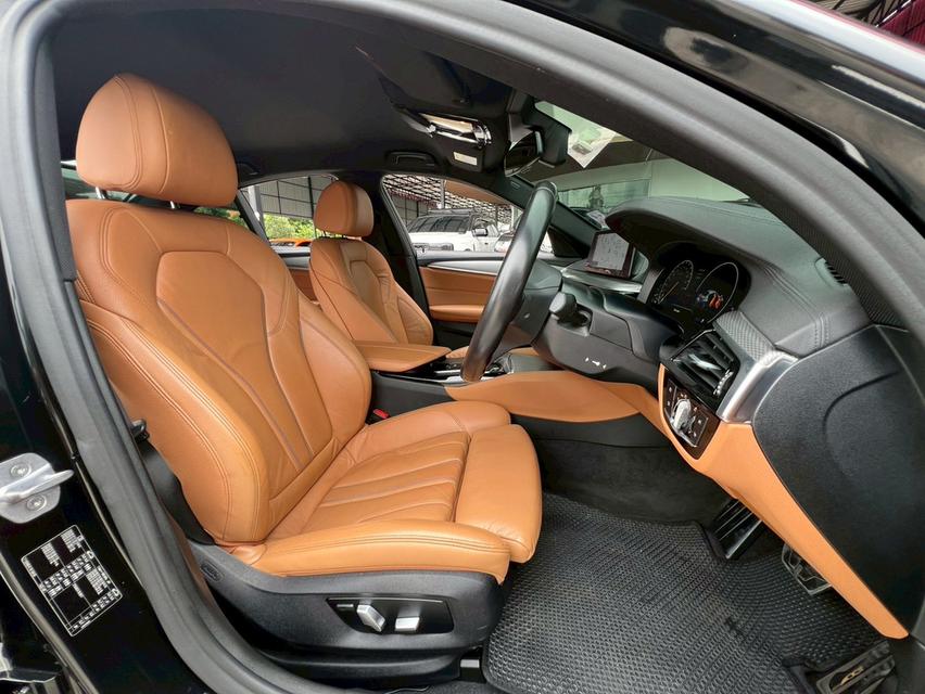 BMW SERIES 5 520d M SPORT ปี 2018 8