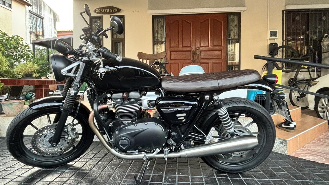 มอเตอร์ไซต์ Triumph Speed Twin 900 ปี 2024 รูปที่ 2