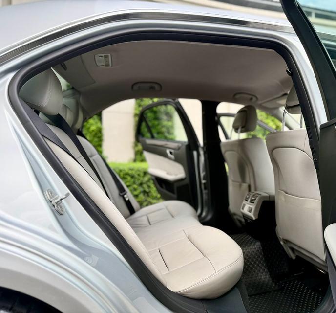 Benz E250 CGI  7 SPEED เกียร์คอ 204 แรงม้า ปี12 สีเทา รูปที่ 7