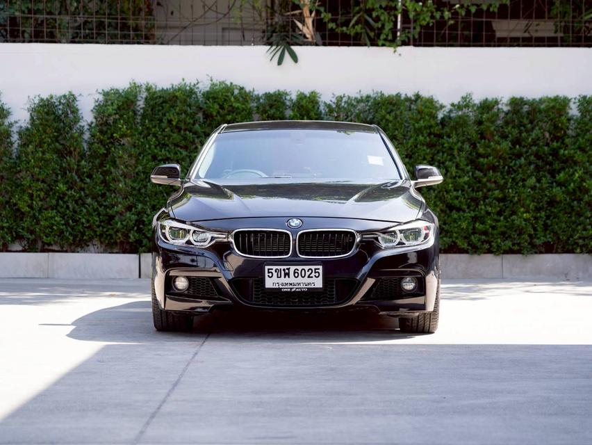 BMW 330e Sport ปีจด 2018 เจ้าของเดียว รถสวยไม่มีอุบัติเหตุ ยางปี 2025 6