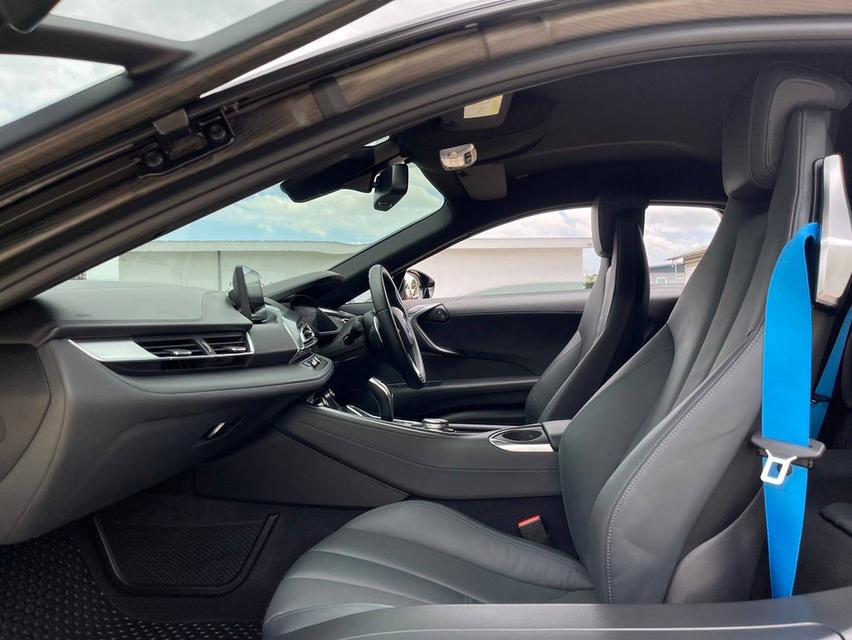 BMW i8 Pure Impulse 2014 จด 2017 ไมล์ 9100 กม. 17